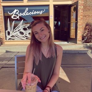 Meet your Posher, Karlee